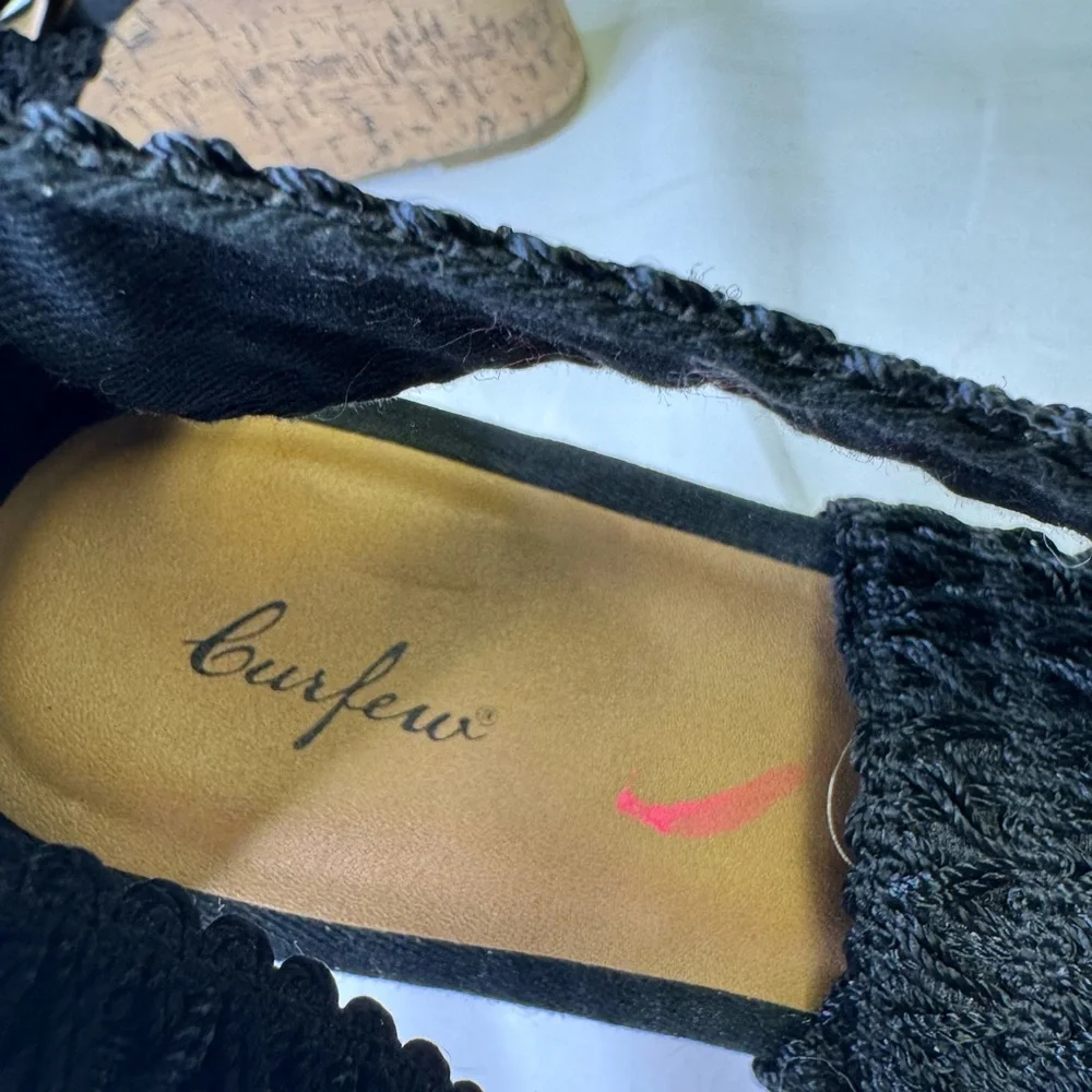 Women’s‎ Black Wedge Sandals size 7